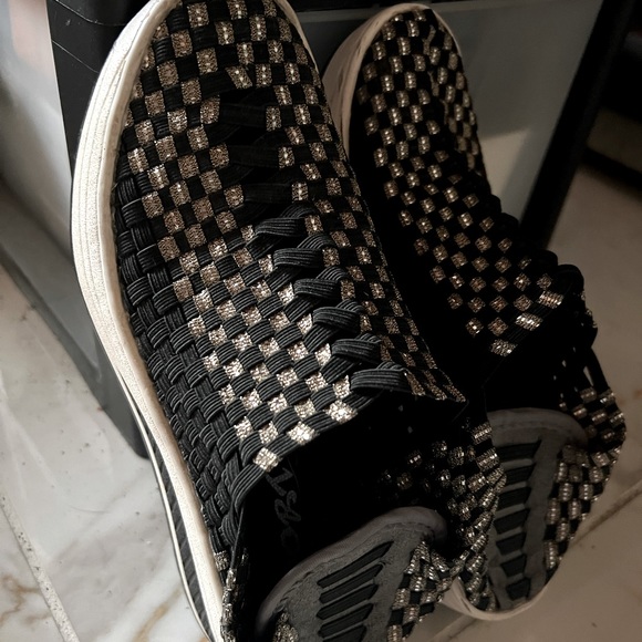 Shoes - Picture 5 of 7